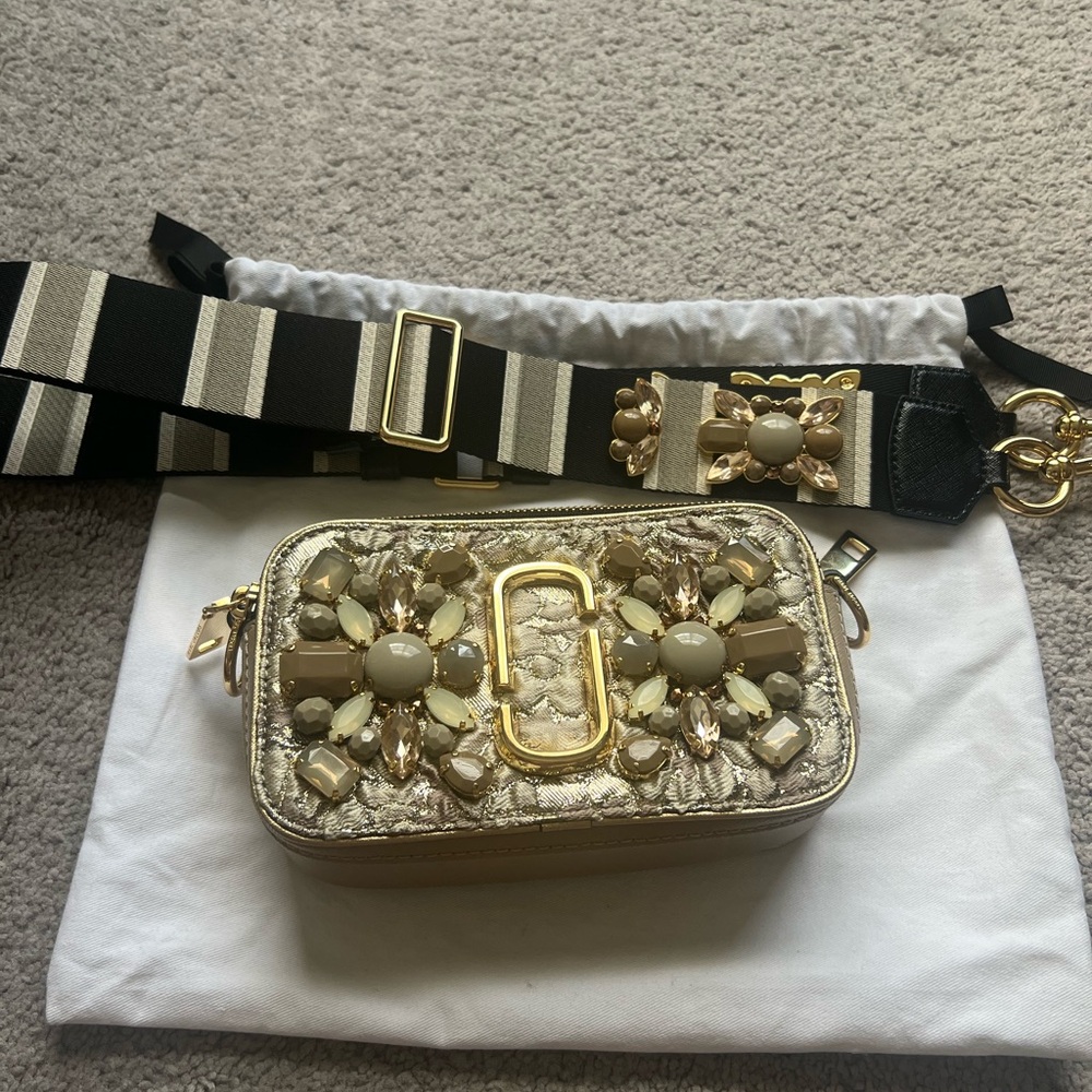 📌SOLD📌Marc Jacobs Embellished Snapshot Crossbody Bag - Gold and Black